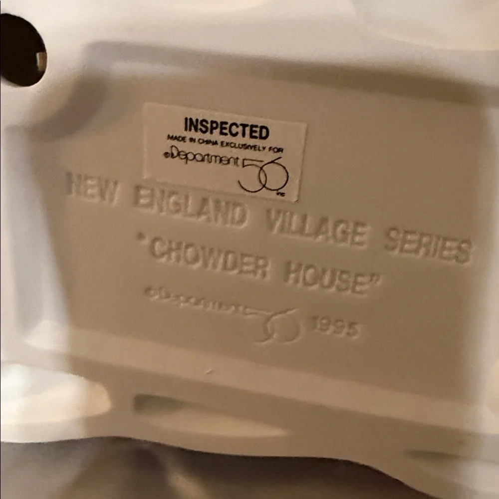 Dept 56 village house chowder house RETIRED - Picture 3 of 3